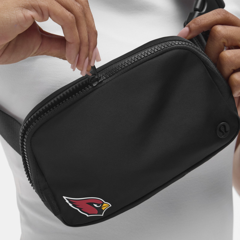 lululemon Everywhere Belt Bag